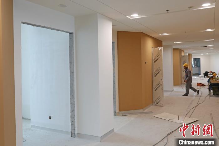 河北华奥医院项目建设工程,目前已经进入室内外装饰装修收尾阶段